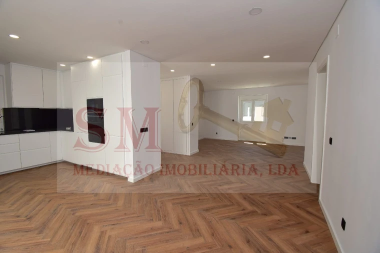 Moradia T4 para Venda em Almada, Cova da Piedade, Pragal e Cacilhas Foto 3