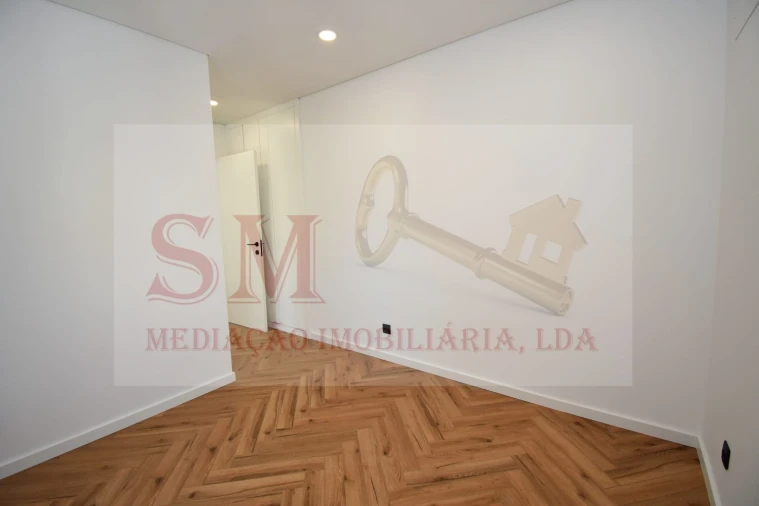 Moradia T4 para Venda em Almada, Cova da Piedade, Pragal e Cacilhas Foto 35