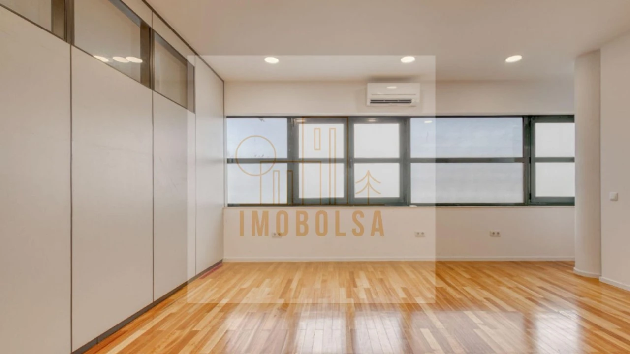 Escritório para Arrendamento em Moreira Foto 12