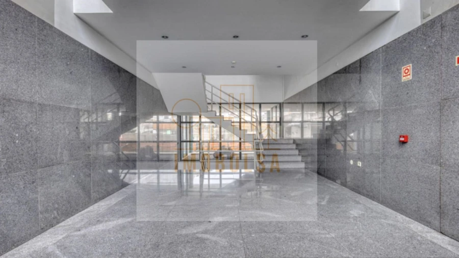 Escritório para Arrendamento em Moreira Foto 2