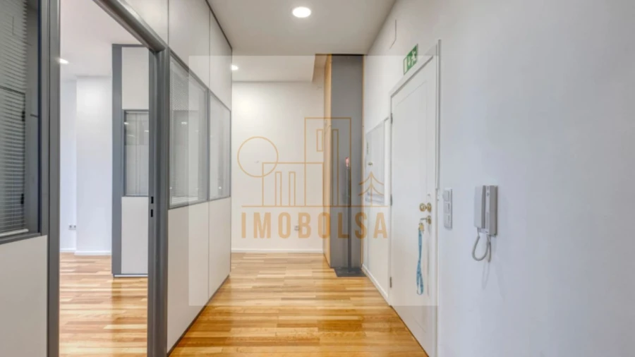 Escritório para Arrendamento em Moreira Foto 5