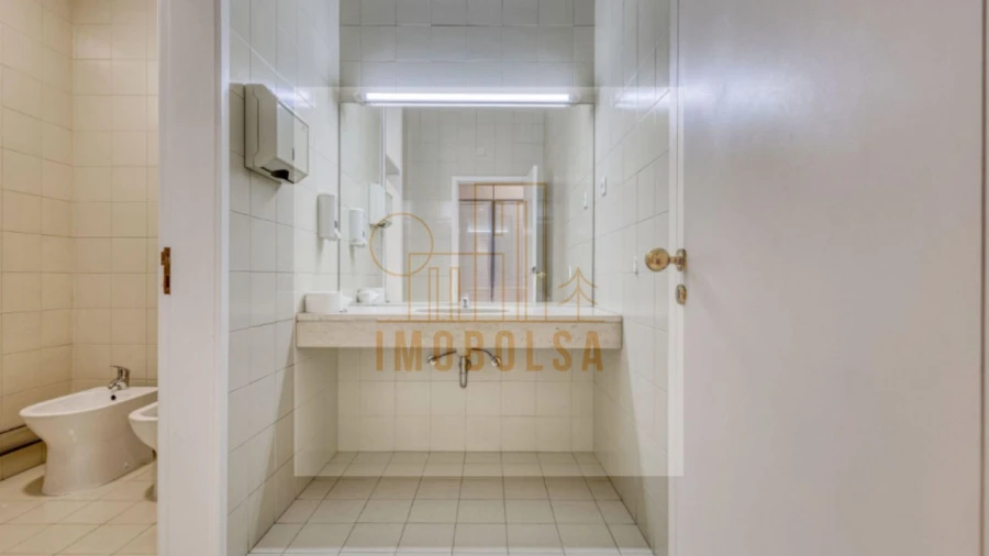 Escritório para Arrendamento em Moreira Foto 13