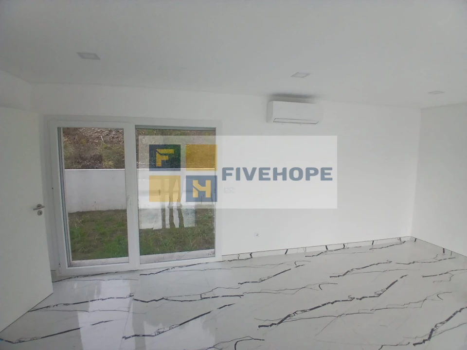 Moradia T4 para Venda em Antuzede e Vil de Matos Foto 7