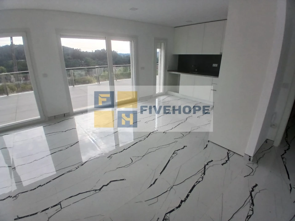 Moradia T4 para Venda em Antuzede e Vil de Matos Foto 9