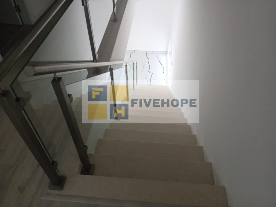 Moradia T4 para Venda em Antuzede e Vil de Matos Foto 10