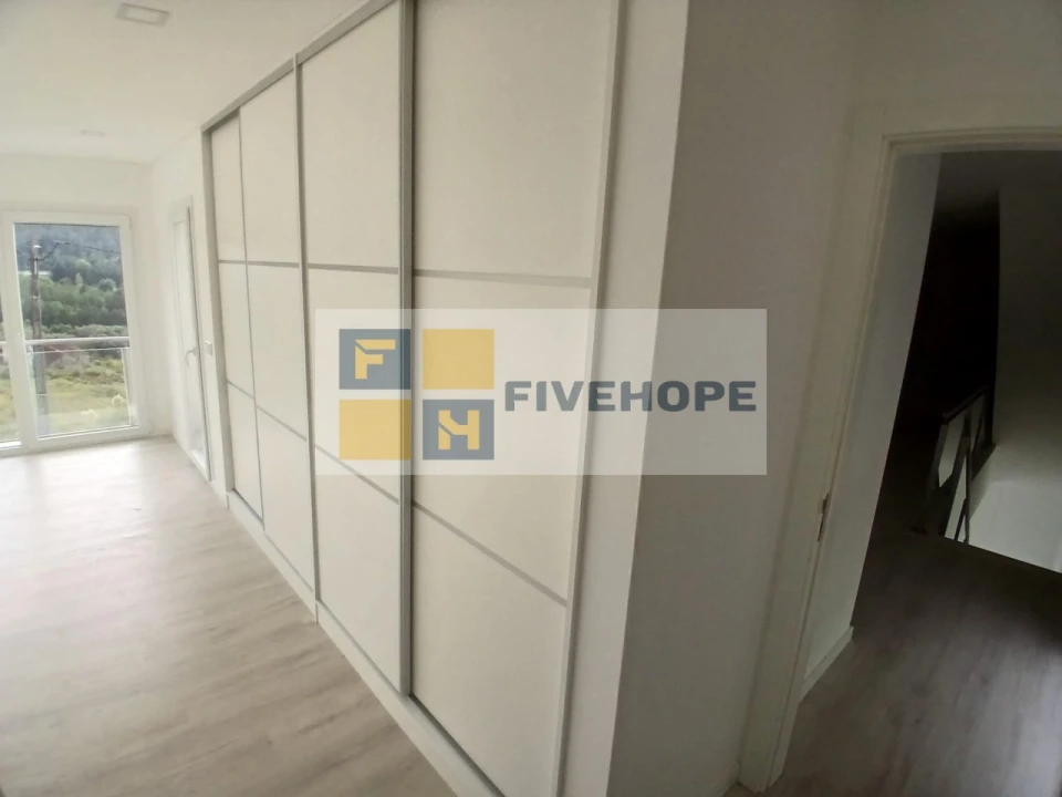 Moradia T4 para Venda em Antuzede e Vil de Matos Foto 13