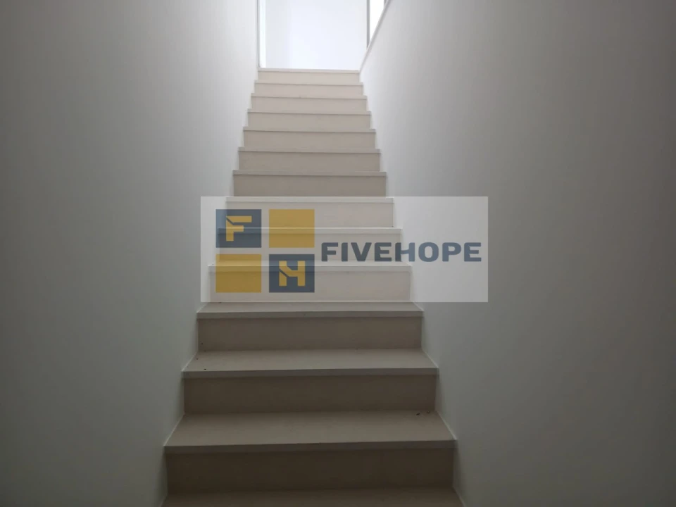 Moradia T4 para Venda em Antuzede e Vil de Matos Foto 18