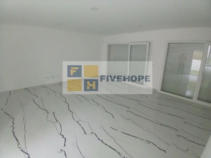 Moradia T4 para Venda em Antuzede e Vil de Matos Foto 6