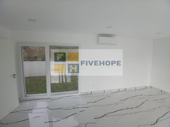 Moradia T4 para Venda em Antuzede e Vil de Matos Foto 7