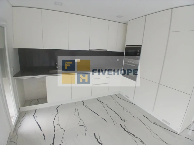 Moradia T4 para Venda em Antuzede e Vil de Matos Foto 8