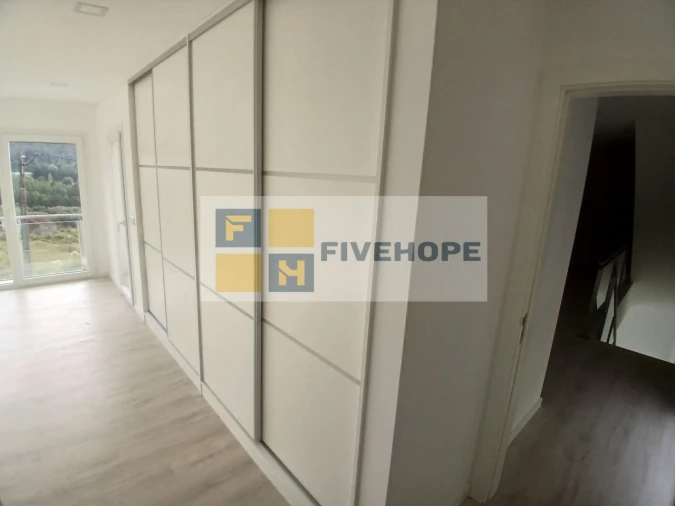 Moradia T4 para Venda em Antuzede e Vil de Matos Foto 13