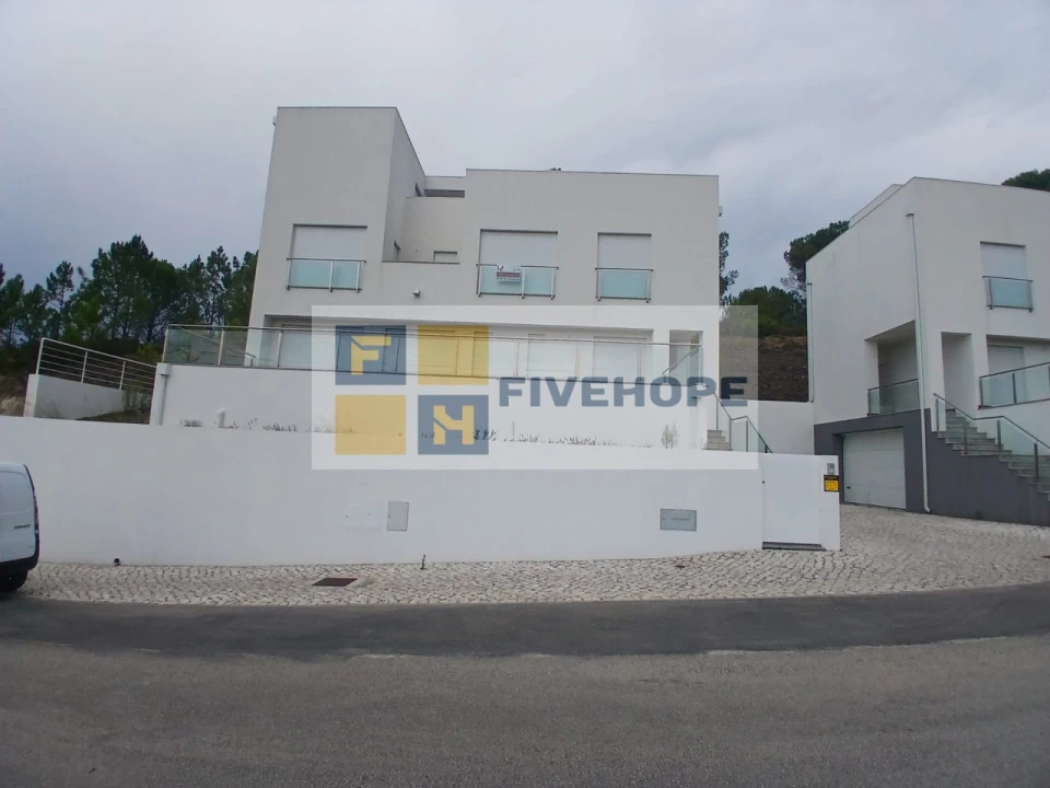 Moradia T4 para Venda em Antuzede e Vil de Matos Foto 1