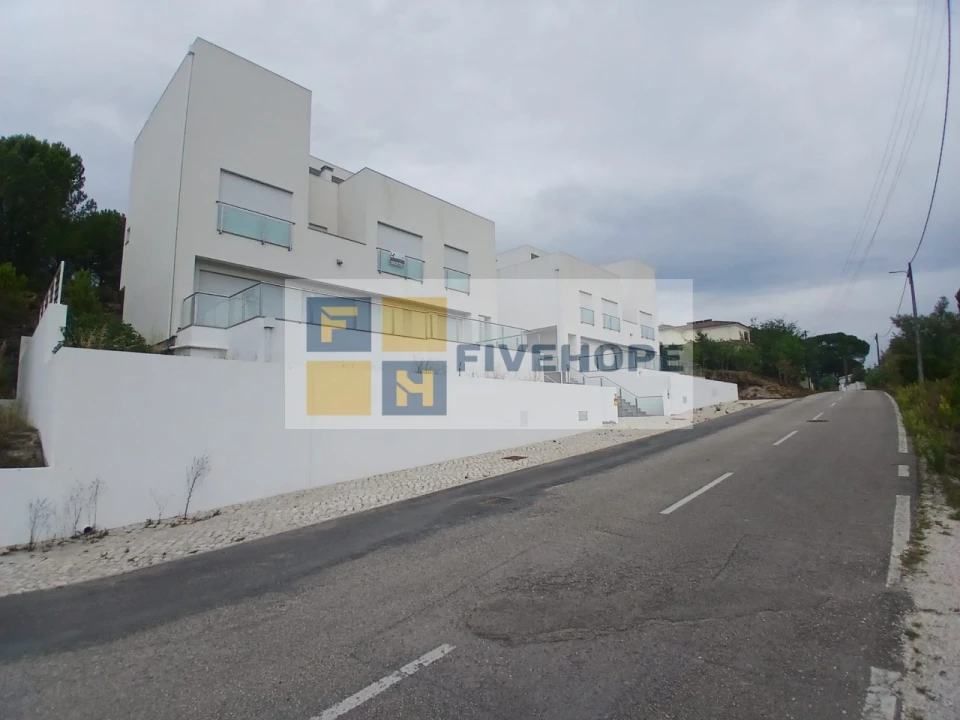 Moradia T4 para Venda em Antuzede e Vil de Matos Foto 2