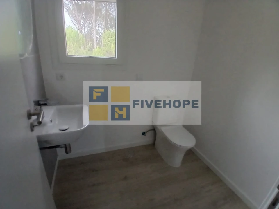 Moradia T4 para Venda em Antuzede e Vil de Matos Foto 13