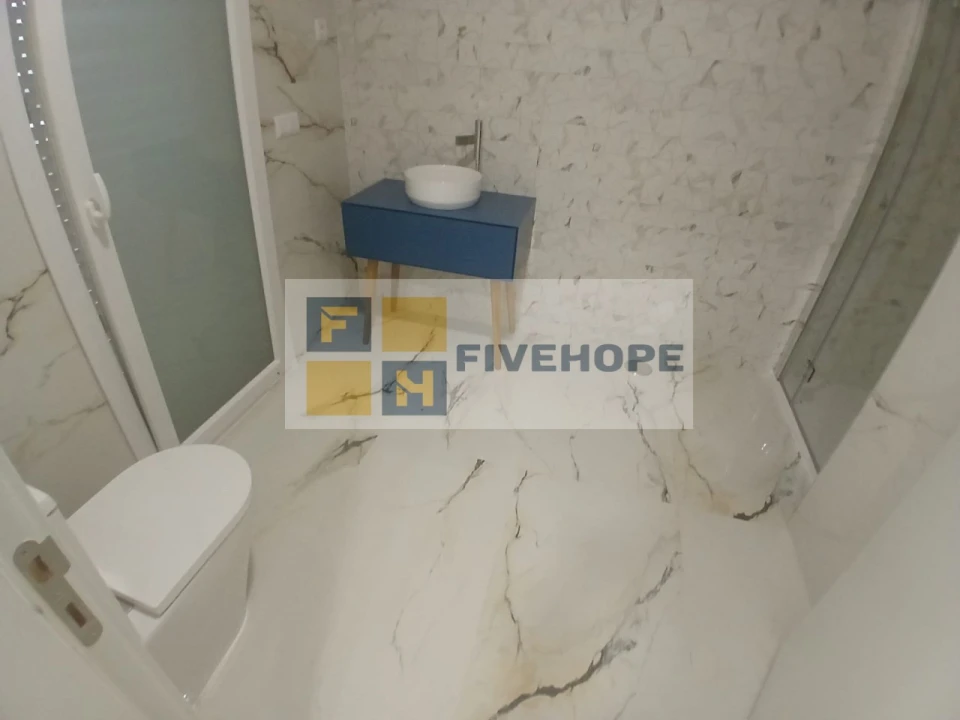 Moradia T4 para Venda em Antuzede e Vil de Matos Foto 18