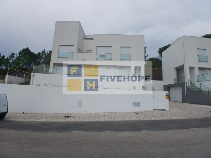 Moradia T4 para Venda em Antuzede e Vil de Matos Foto 1