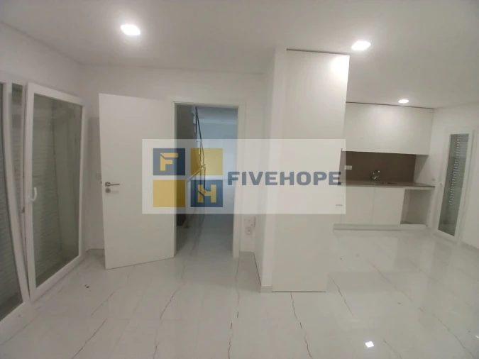 Moradia T4 para Venda em Antuzede e Vil de Matos Foto 7