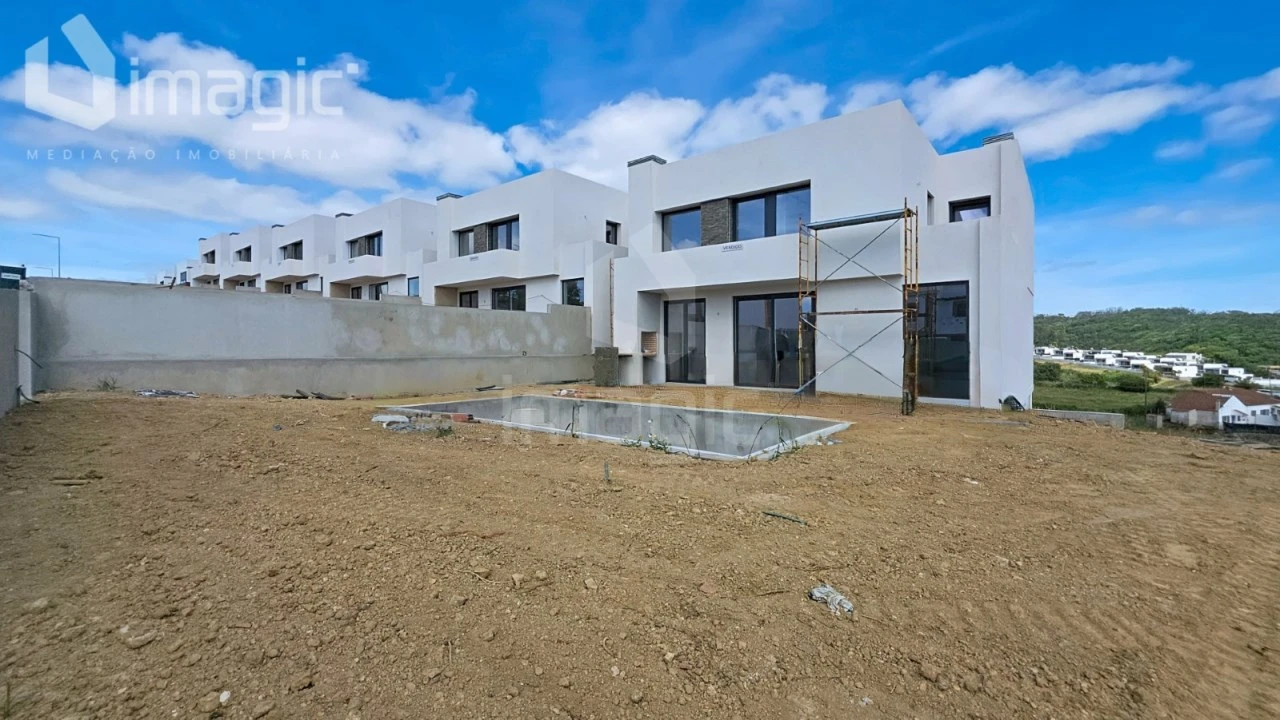 Moradia T4 para Venda em Mafra Foto 1
