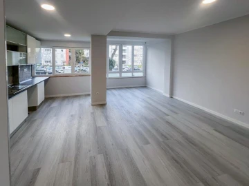 Apartamento T2 para Venda em Oeiras e São Julião da Barra, Paço de Arcos e Caxias