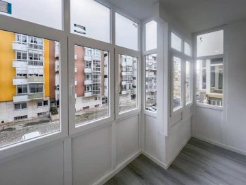 Apartamento T2 para Venda em Oeiras e São Julião da Barra, Paço de Arcos e Caxias