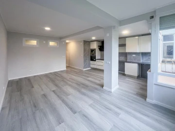 Apartamento T2 para Venda em Oeiras e São Julião da Barra, Paço de Arcos e Caxias
