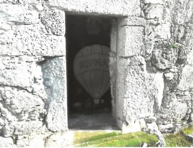 Moradia T2 para Venda em Alvoco da Serra Foto 6