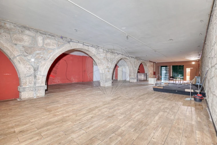 Negócio para Arrendamento em Lordelo do Ouro e Massarelos Foto 2