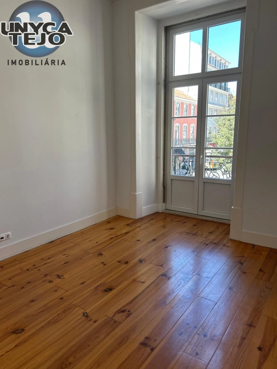 Escritório para Arrendamento em Santa Maria Maior Foto 2