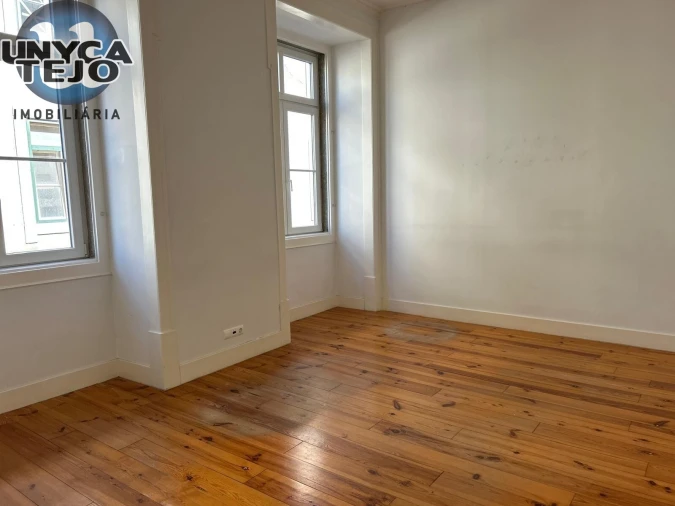 Escritório para Arrendamento em Santa Maria Maior Foto 7