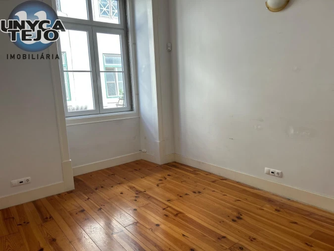 Escritório para Arrendamento em Santa Maria Maior Foto 9