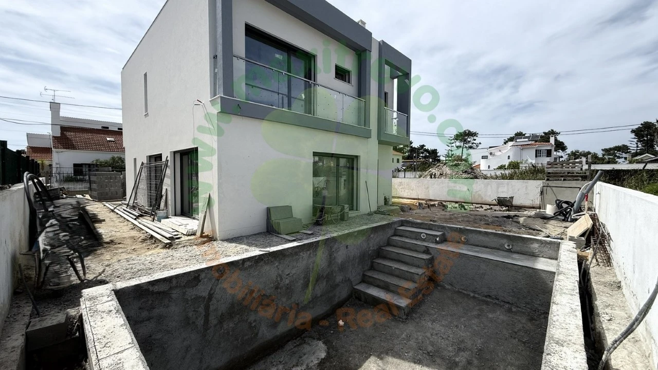 Moradia T4 para Venda em Charneca de Caparica e Sobreda Foto 2