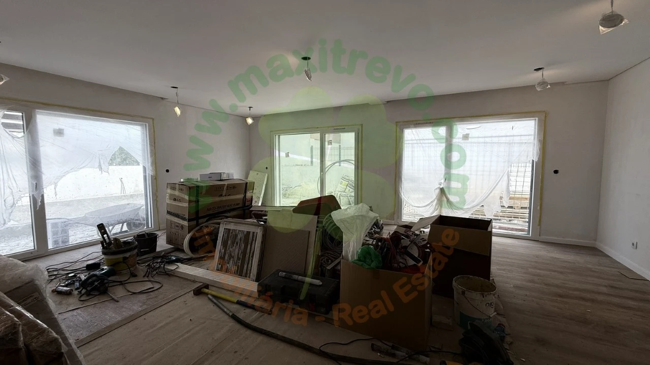 Moradia T4 para Venda em Charneca de Caparica e Sobreda Foto 9