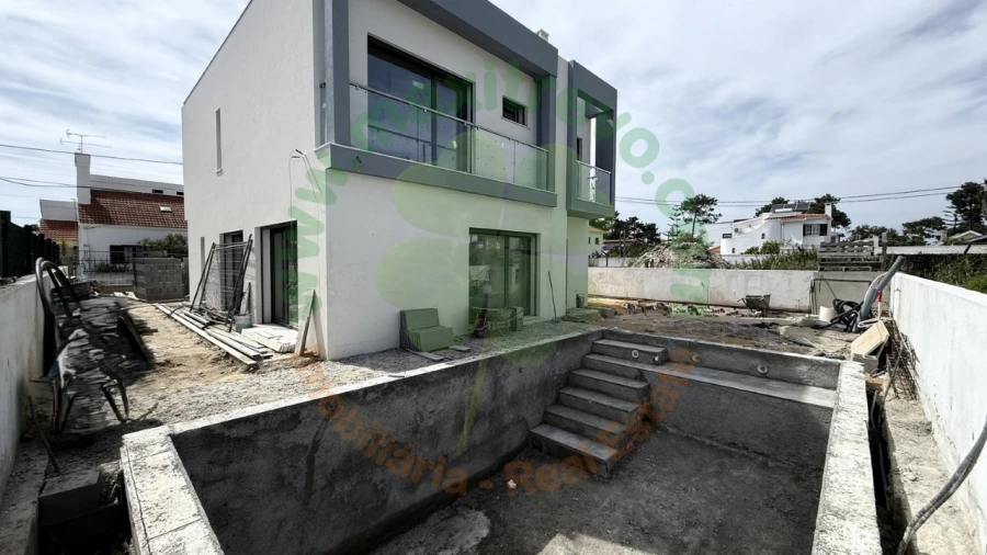 Moradia T4 para Venda em Charneca de Caparica e Sobreda Foto 2
