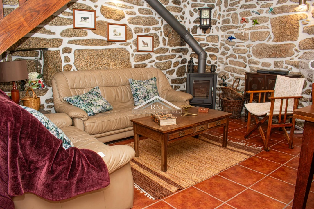 Moradia T3 para Venda em Friestas Foto 12