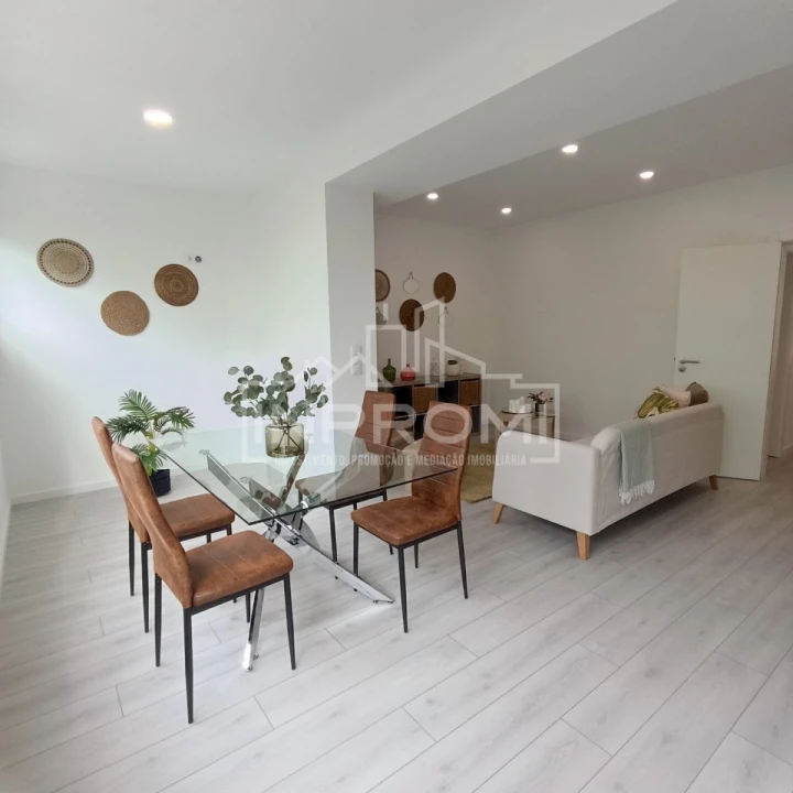 Apartamento T3 para Venda em Benfica Foto 1