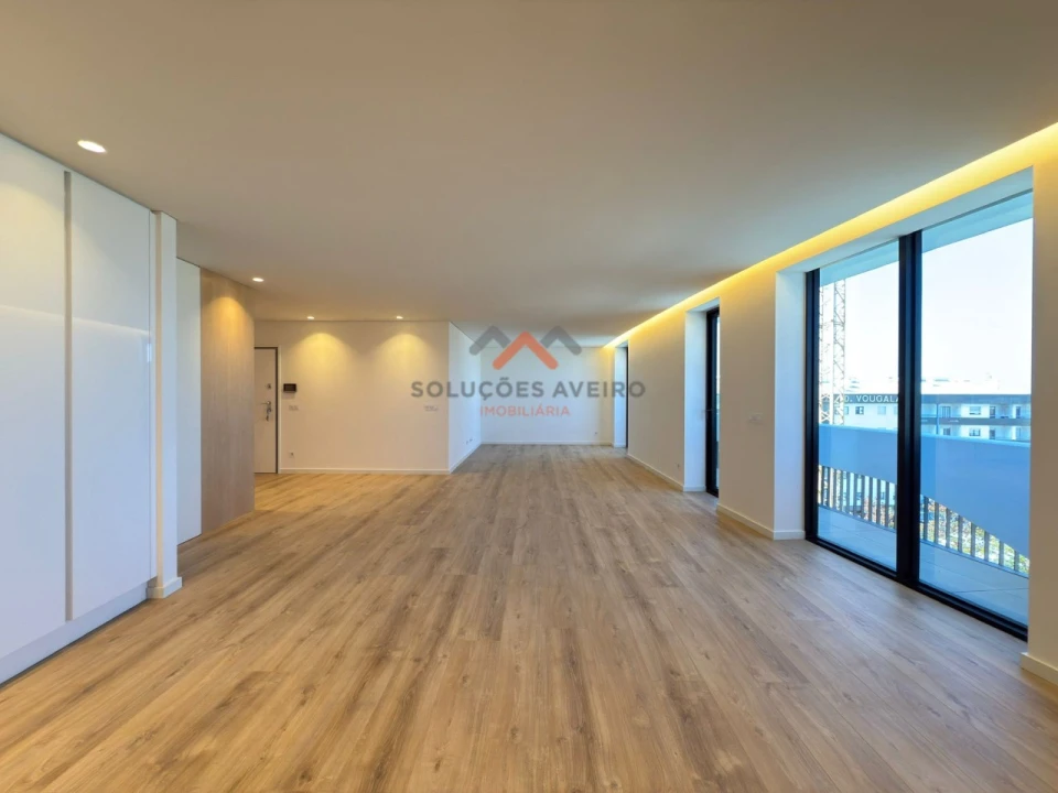 Apartamento T3 para Venda em Esgueira Foto 2