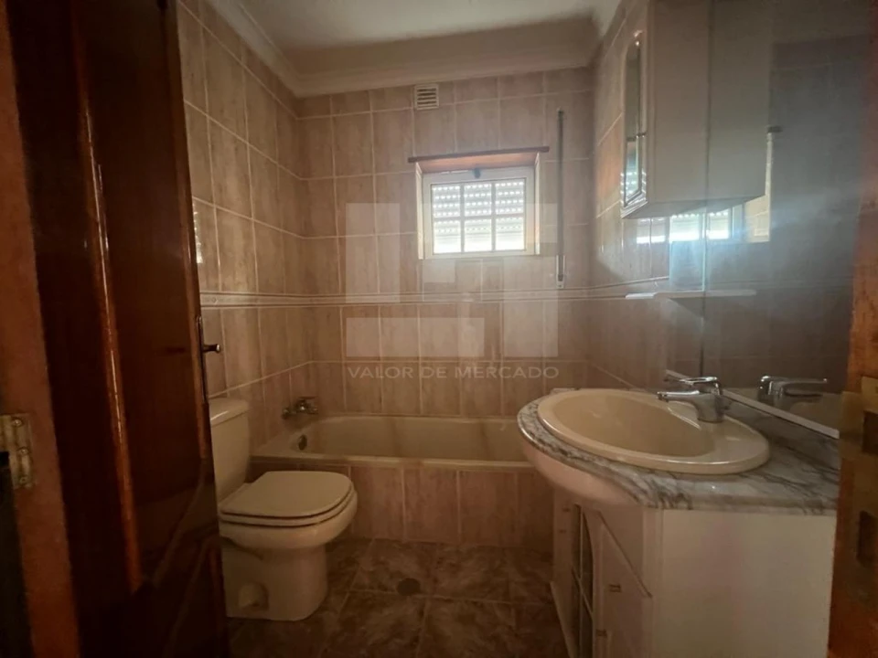 Moradia T2 para Venda em Ervedosa do Douro Foto 2