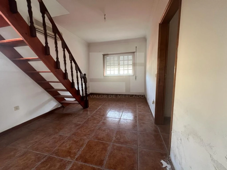 Moradia T2 para Venda em Ervedosa do Douro Foto 3