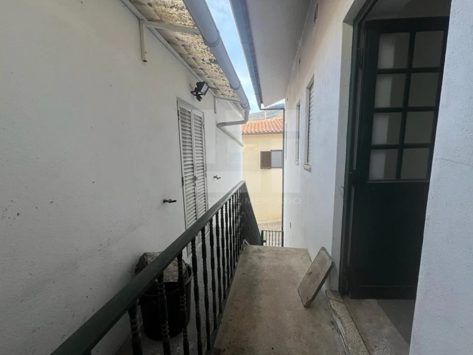 Moradia T2 para Venda em Ervedosa do Douro Foto 8