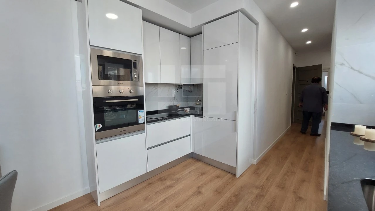 Apartamento T3 para Venda em Benfica Foto 3