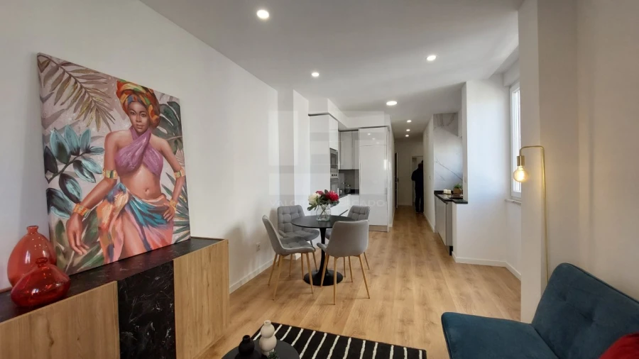 Apartamento T3 para Venda em Benfica Foto 2