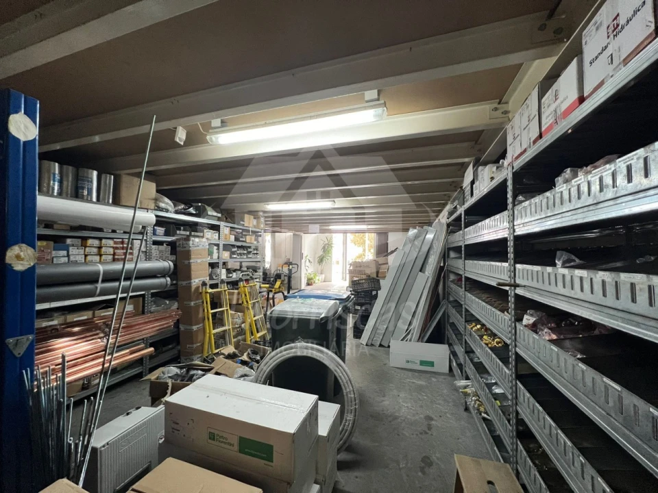 Armazém para Venda em Póvoa de Santa Iria e Forte da Casa Foto 6