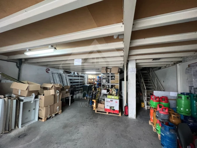 Armazém para Venda em Póvoa de Santa Iria e Forte da Casa Foto 3