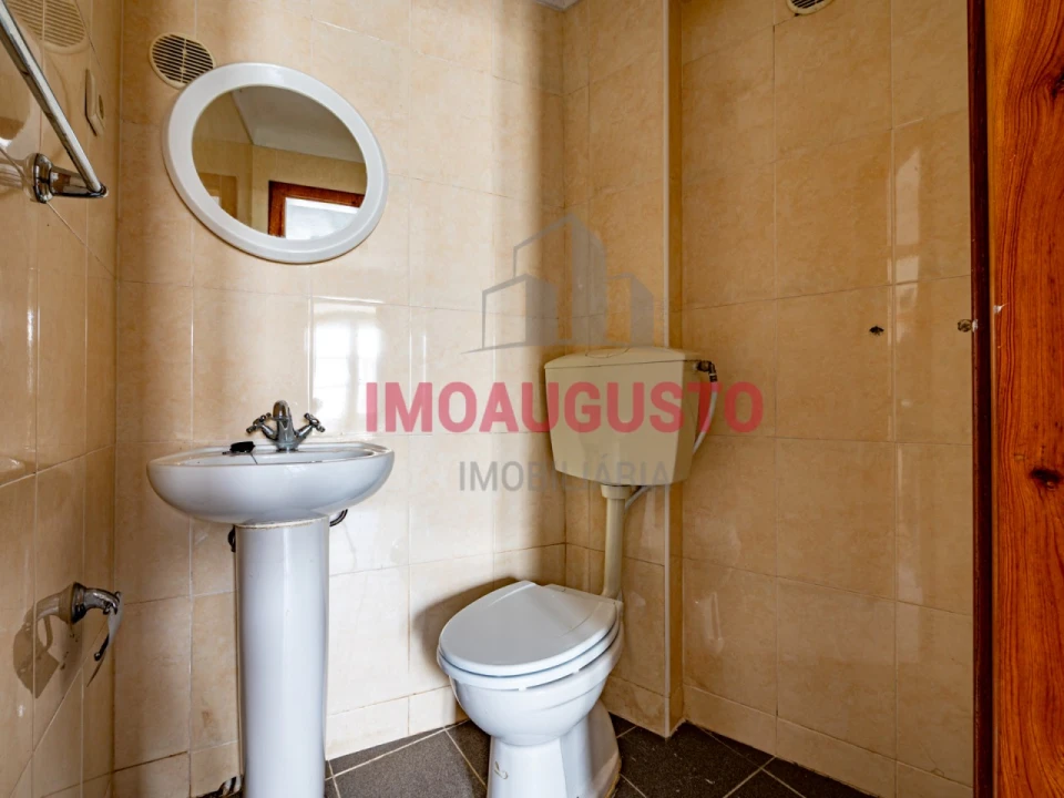 Moradia T3 para Venda em Folgosinho Foto 12