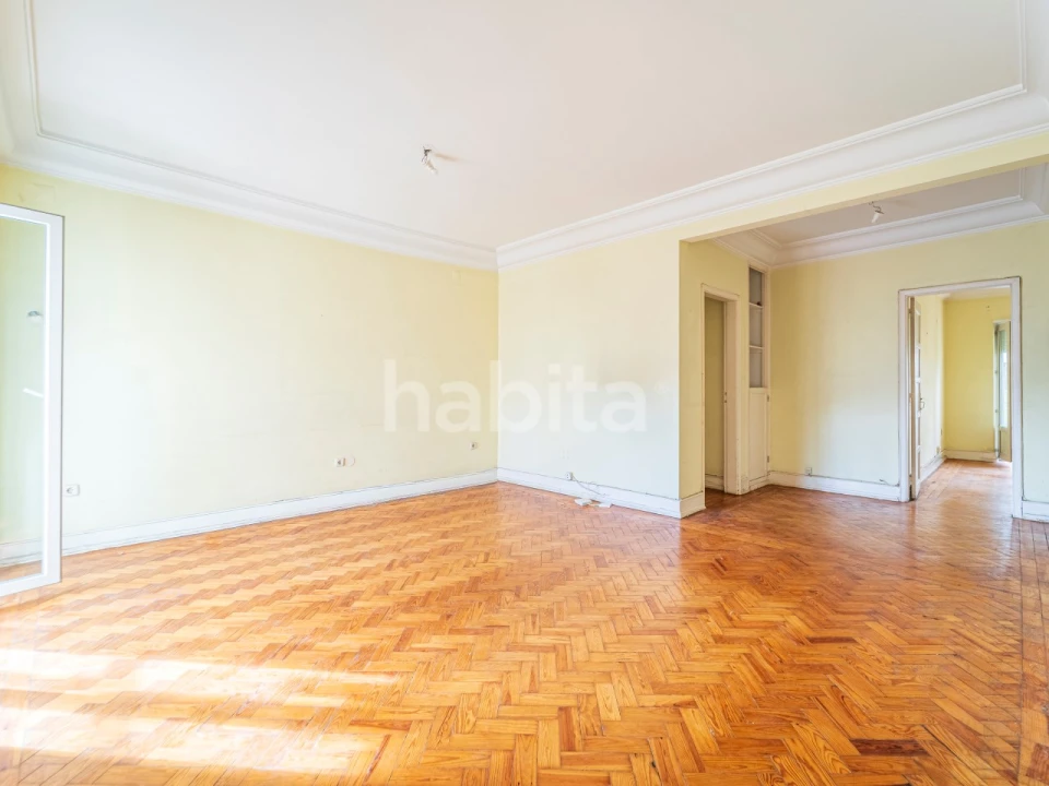 Apartamento T4 para Venda em Arroios Foto 2