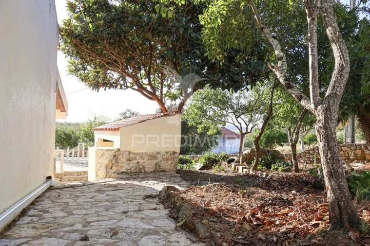 Moradia T2 para Venda em Alcobaça e Vestiaria Foto 1