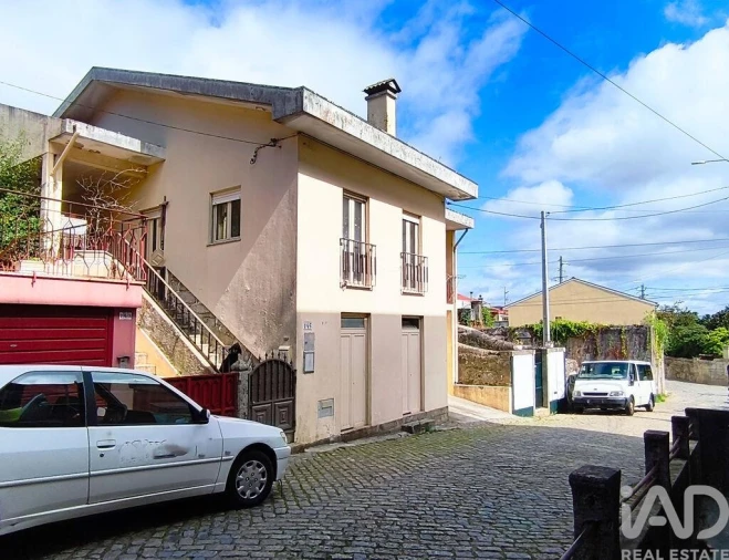 Moradia T3 para Venda em Darque Foto 18