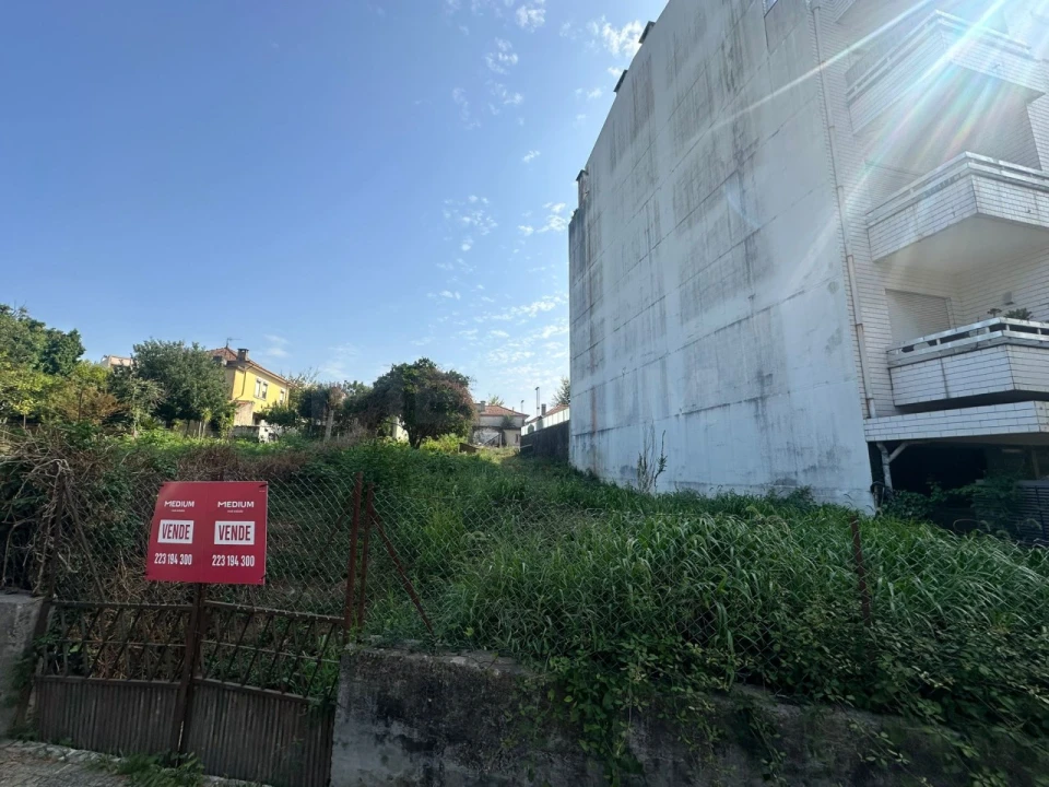 Terreno para Venda em Cidade da Maia Foto 5