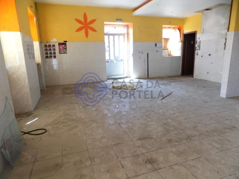 Moradia T10 para Venda em Anta e Guetim Foto 9