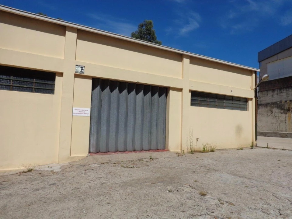 Armazém para Venda em Serzedo e Perosinho Foto 6